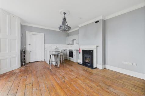 Open plan living space.....jpg
