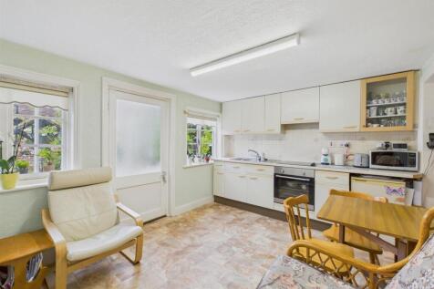 CAM02541G0-PR0520-STILL003.jpg