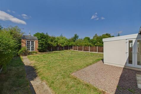 CAM02541G0-PR0531-STILL029.jpg