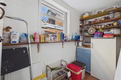 CAM02541G0-PR0534-STILL010.jpg