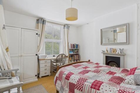 CAM03972G0-PR0106-STILL016.jpg