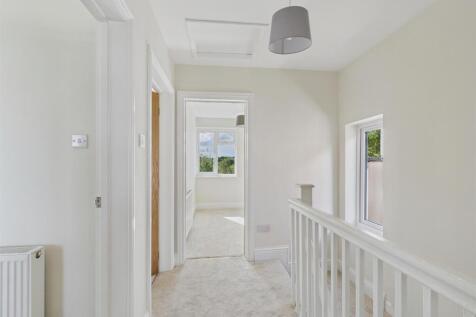 CAM03972G0-PR0129-STILL028.jpg
