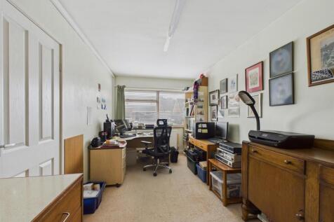 CAM03972G0-PR0122-STILL008.jpg