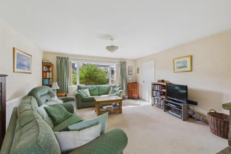 CAM03972G0-PR0122-STILL012.jpg