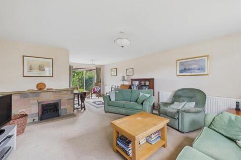 CAM03972G0-PR0122-STILL013.jpg