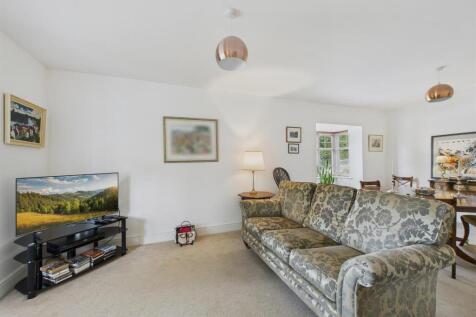 CAM03972G0-PR0132-STILL005.jpg