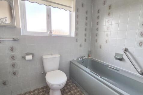 Family Bathroom.jpg