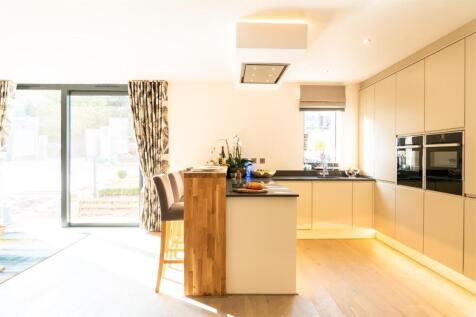 Kitchen 2.jpg