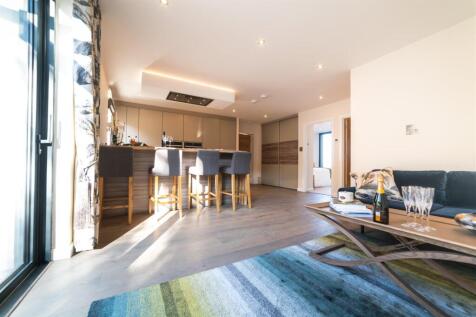 Living area 1.jpg