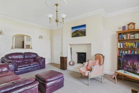 CAM03972G0-PR0140-STILL007.jpg