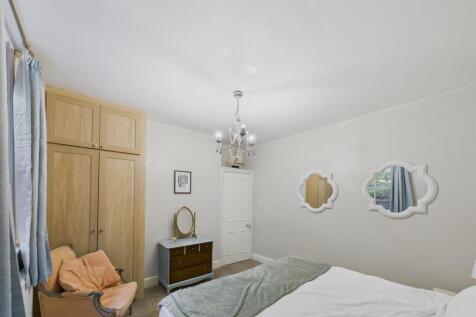 CAM03972G0-PR0140-STILL014.jpg