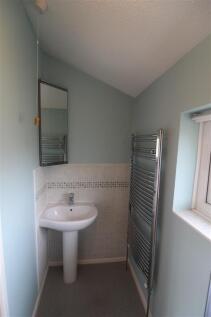 Ensuite shower room.jpg