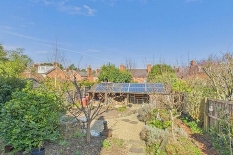 CAM02541G0-PR0408-STILL025-2.jpg