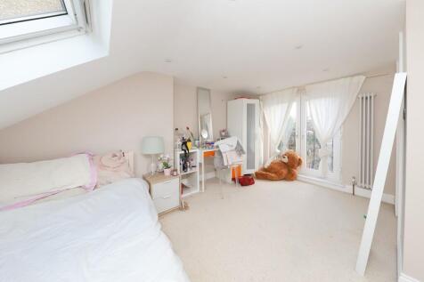 11 Tudor Close (1...
