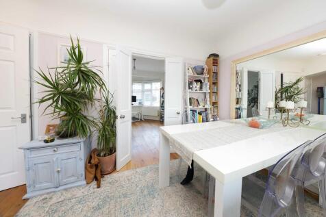 11 Tudor Close (1...