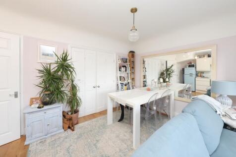 11 Tudor Close (1...