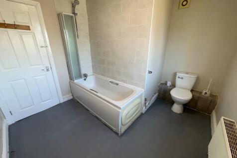 43MerlinsBath2