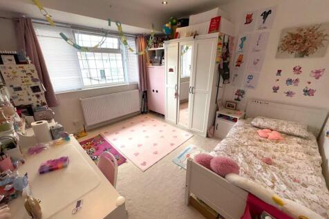 90WelbeckRoadBed2