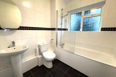 8ChessingtonBath