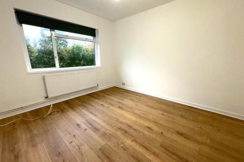 8ChessingtonBed