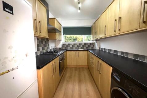8ChessingtonKitch...