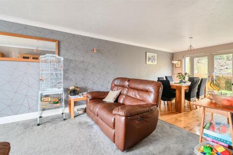 2 New Barn Close, Portslade, BN41 (17).jpg