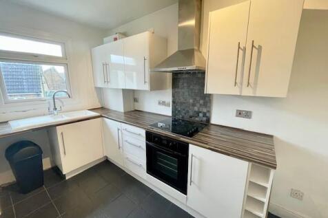 Kitchen 2.jpg