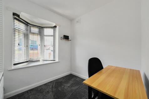 Applesham Way BN41 (7).jpg