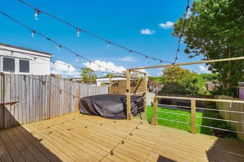 Applesham Way BN41 (12).JPG