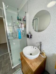 Shower room.jpg