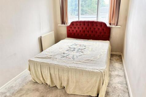 bed2.jpg