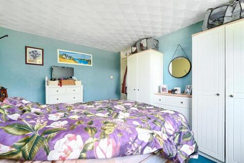 Rowan Close, BN41 (10).jpg
