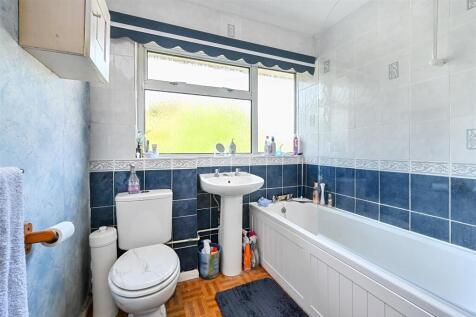 33 Rowan Close, BN41 (16).jpg