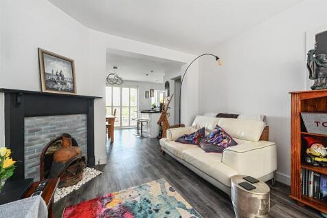 Lockshill road, BN41 (3).jpg