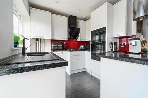 Lockshill road, BN41 (6).jpg