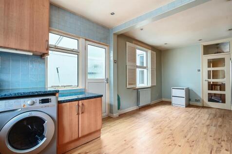 Old Shoreham Rd, BN41 (18).jpg