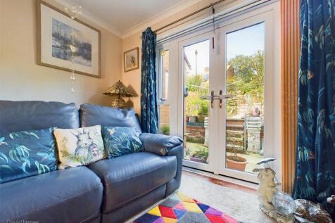 Lounge onto rear garden
