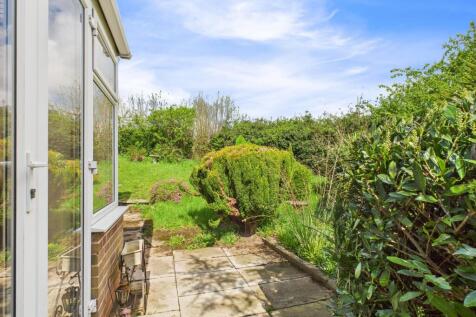 Side Garden with Patio