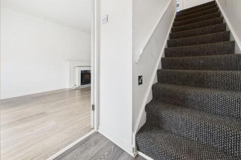 Entrance Porch into Lounge