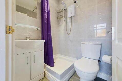 Bedroom Two En-suite