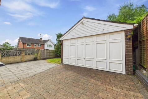 Detached Garage