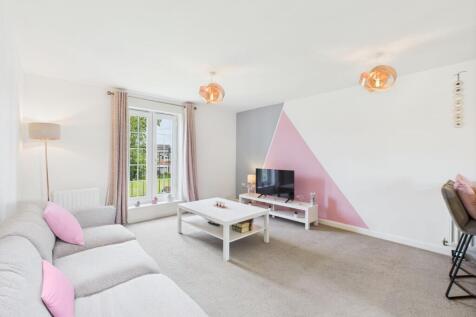 Open Plan Living (Virtually Furnished)