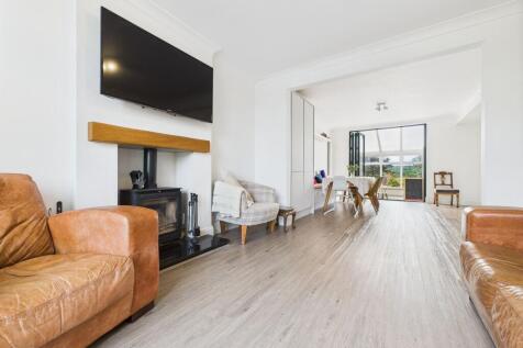 Lounge into Dining Room