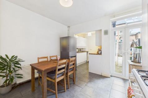Dining/Kitchen