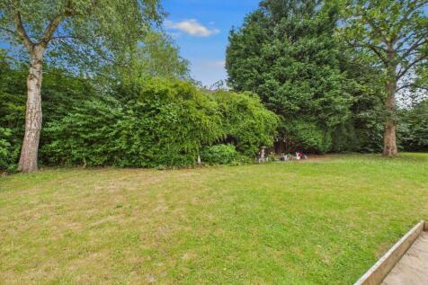 Rear Communal Garden