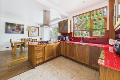 Dining/Kitchen
