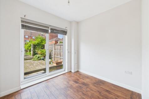 Ground Floor Sitting Room/Bedroom Three