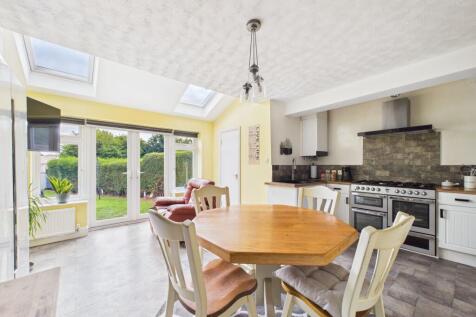 Open Plan Living/Dining/Kitchen