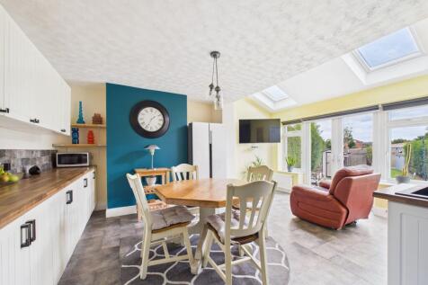 Open Plan Living/Dining/Kitchen