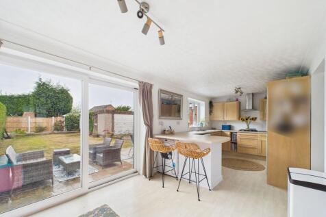Dining/Kitchen